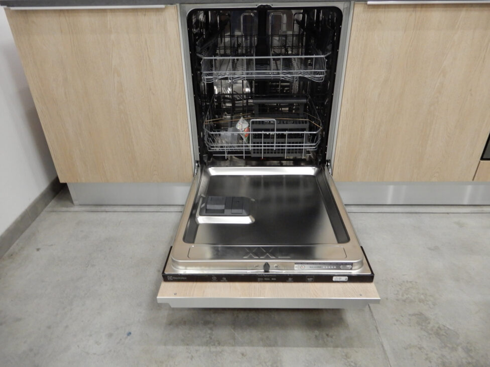lavstoviglie aperta cucina Love offerta rinnovo esposizione