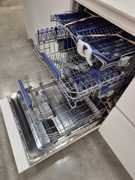 lavastoviglie cucina con isola offerta Menta c2
