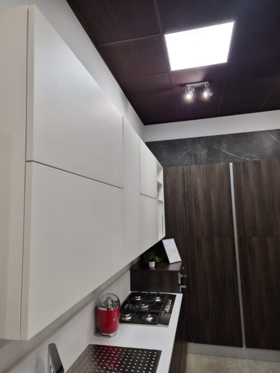 maxi pensili bianchi offerta rinnovo expo cucina angolo smart