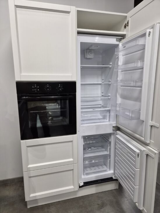 colonna forno e frigo rinnovo esposizione cucina legno harmony